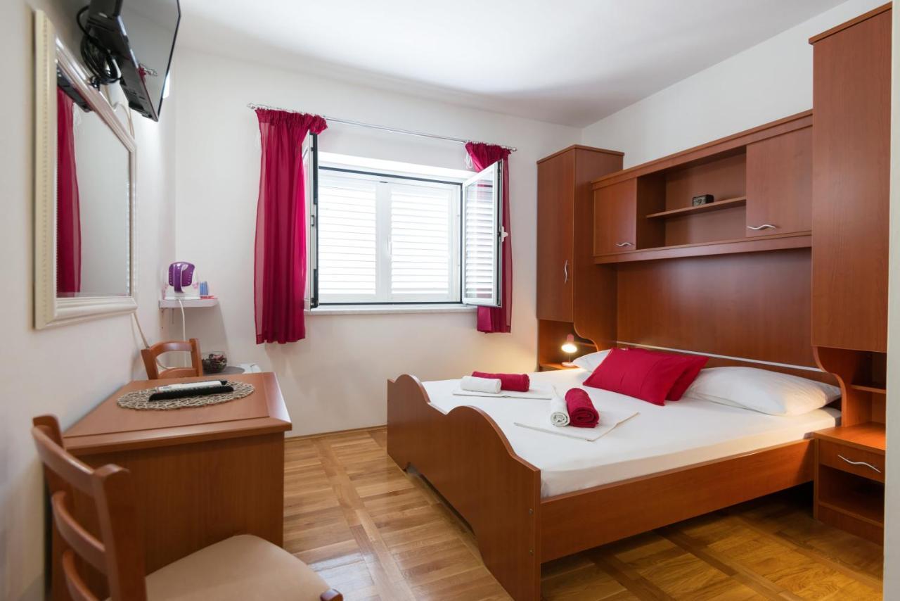 פומנה Guesthouse Sanela מראה חיצוני תמונה