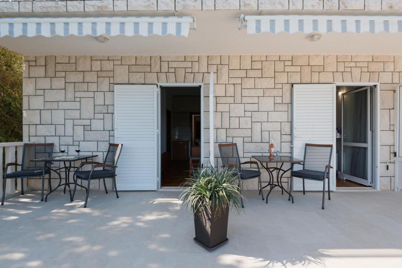 פומנה Guesthouse Sanela מראה חיצוני תמונה
