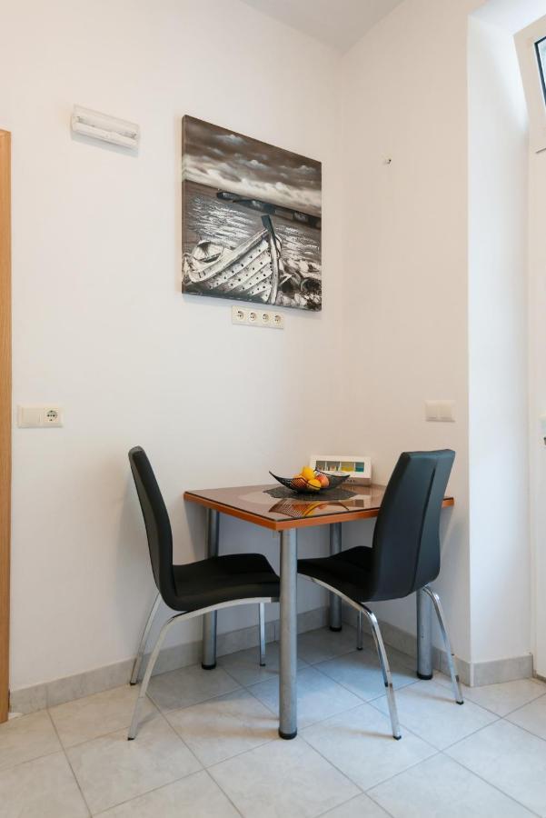 פומנה Guesthouse Sanela מראה חיצוני תמונה