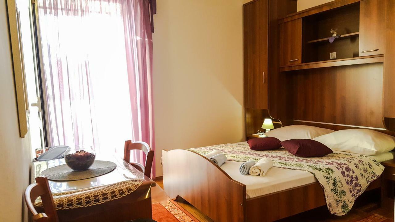 פומנה Guesthouse Sanela מראה חיצוני תמונה
